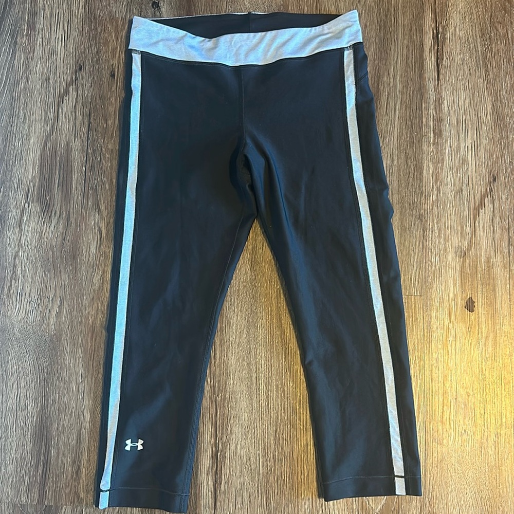 ❤️ EUC Women’s Under Armour Capris